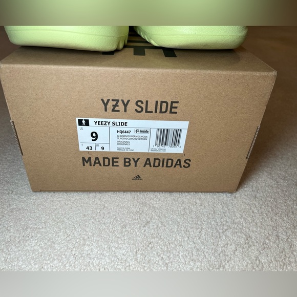 Yeezy Slides Glow Green main image 5